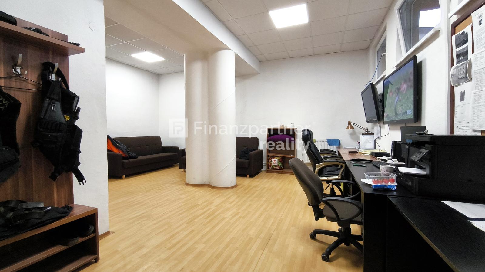 NA PRENÁJOM PRIESTORY v DP, 36 m2, Humenné v Centre – fotka 2