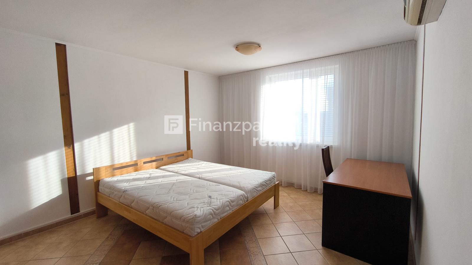 Exkluzívne na prenájom 2 izbový byt (apartmán) priamo v centre mesta Michalovce – fotka 2