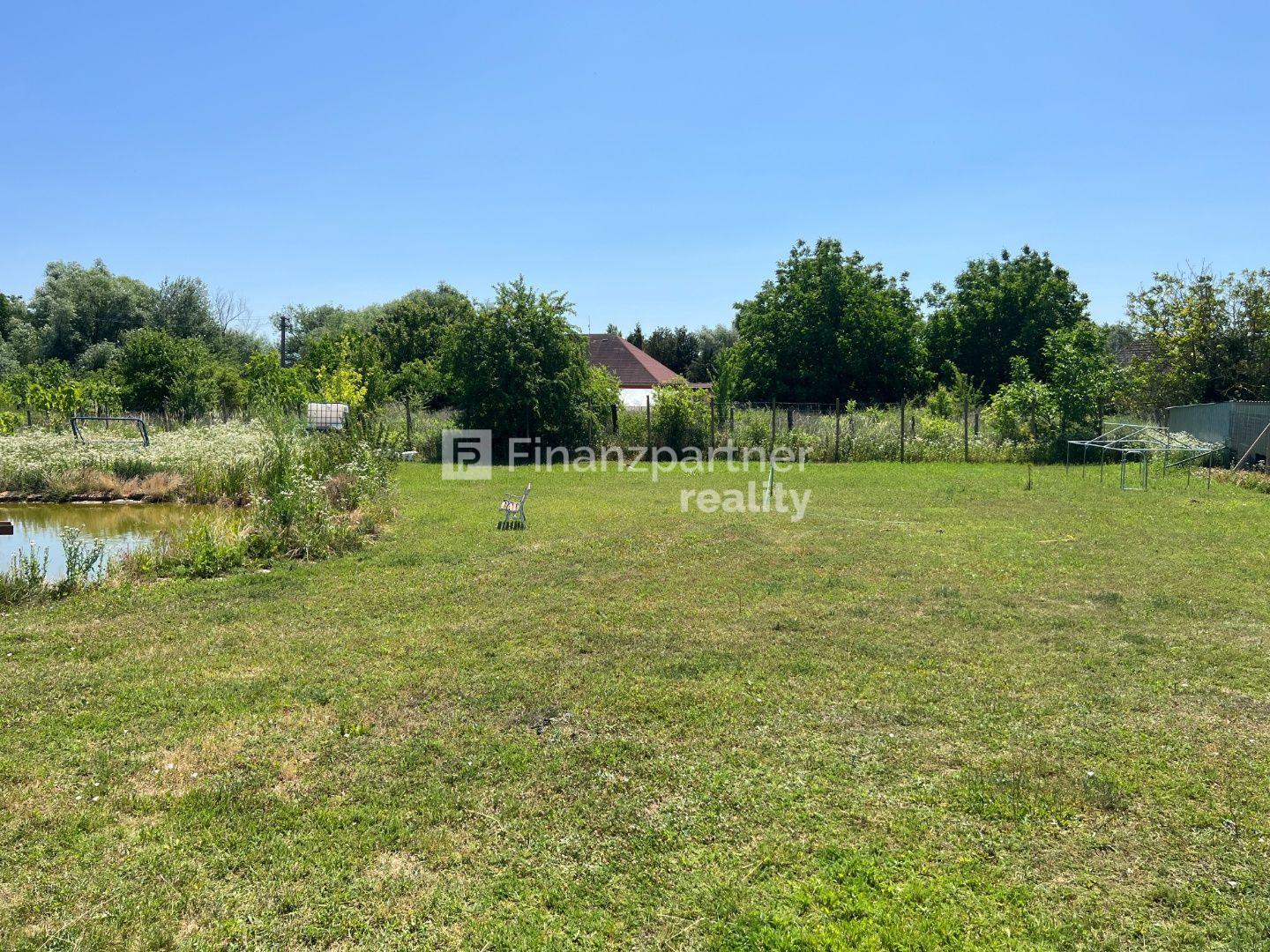 Rodinný dom s pozemkom 2 395 m², Kolárovo, Komárno – fotka 2