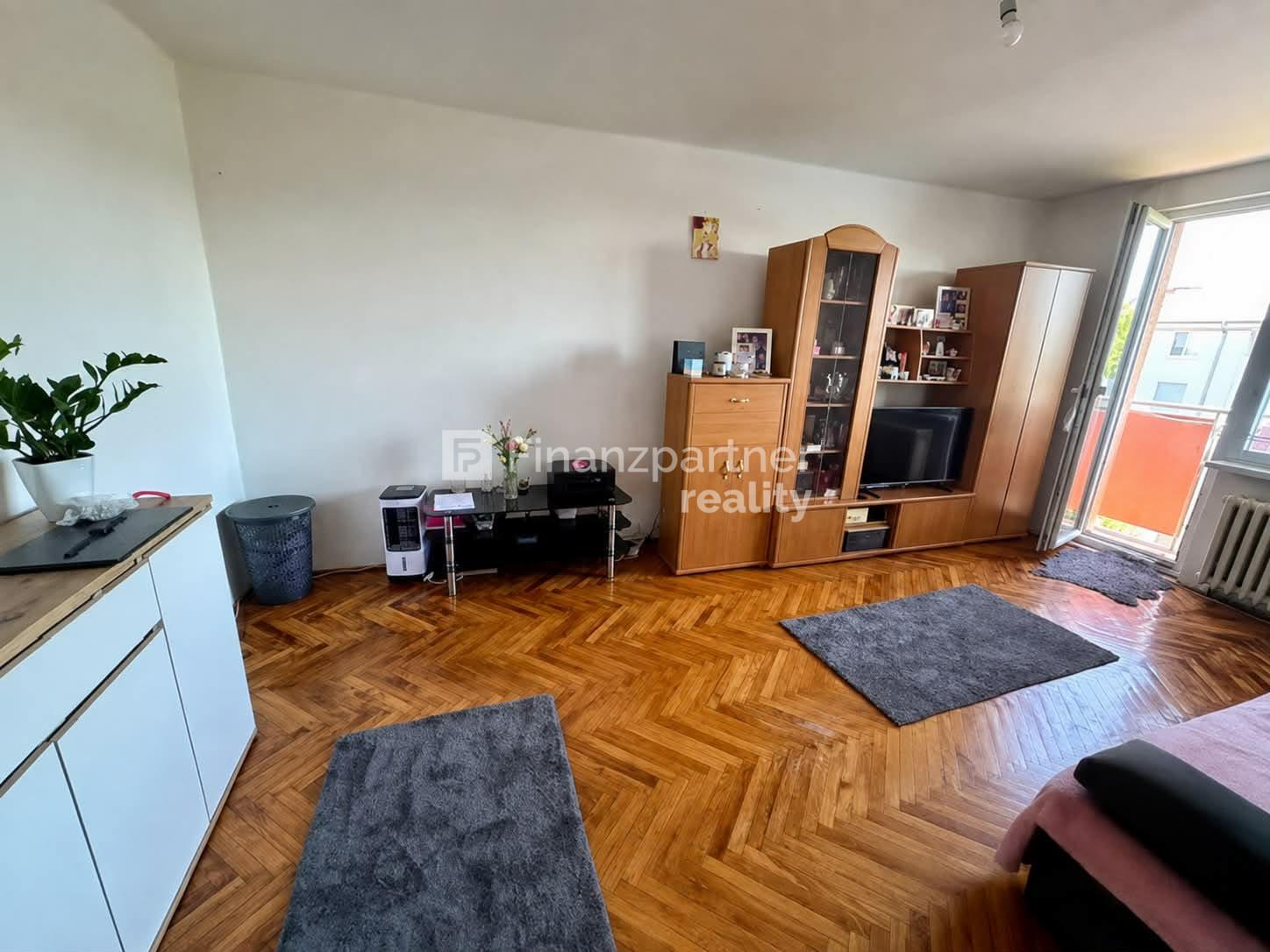 2 izbový byt, Novomestská, Nové Zámky