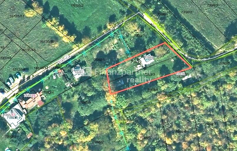 Romantický 900m2 pozemok v PO - Slávičia  (F056-143-ANM)