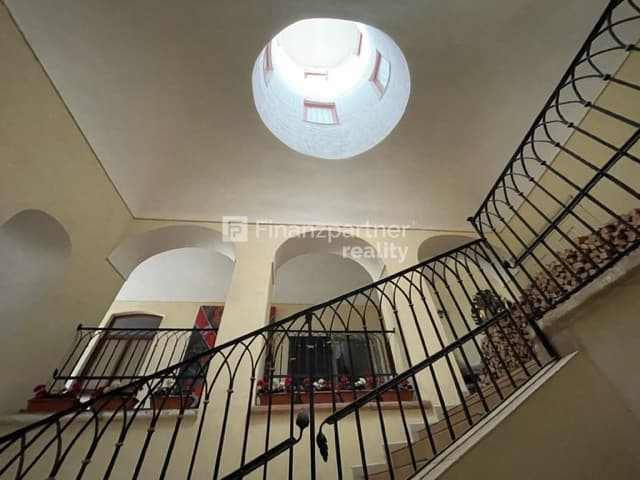 Na lukratívnom mieste klimatizovaný 2izb byt  (F770-112-ANM)