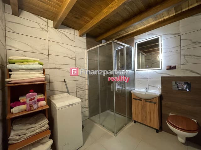 Apartmánový byt s výťahom pre fajnšmekrov (F772-114-ANM) – fotka 2