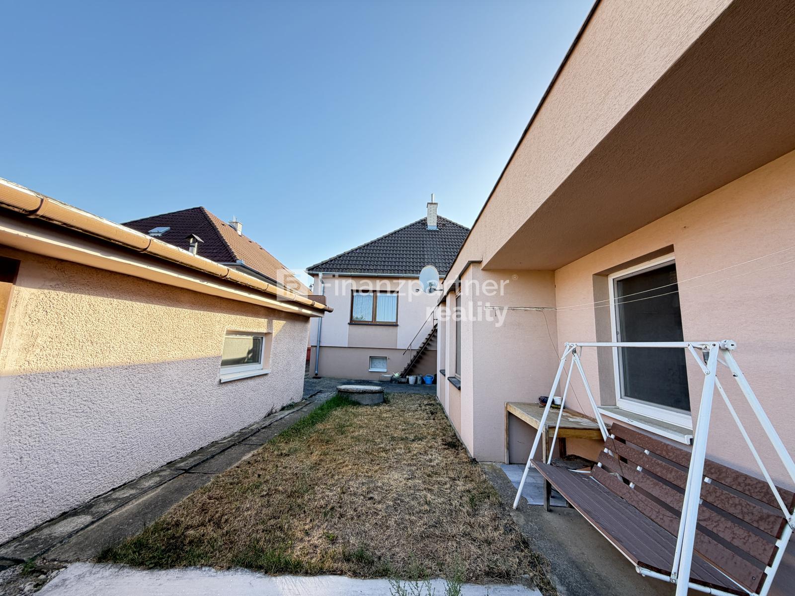 (REZERVOVANÉ)Dom + samostatná obytná jednotka, pozemok 1120m2 D.Orešany – fotka 2