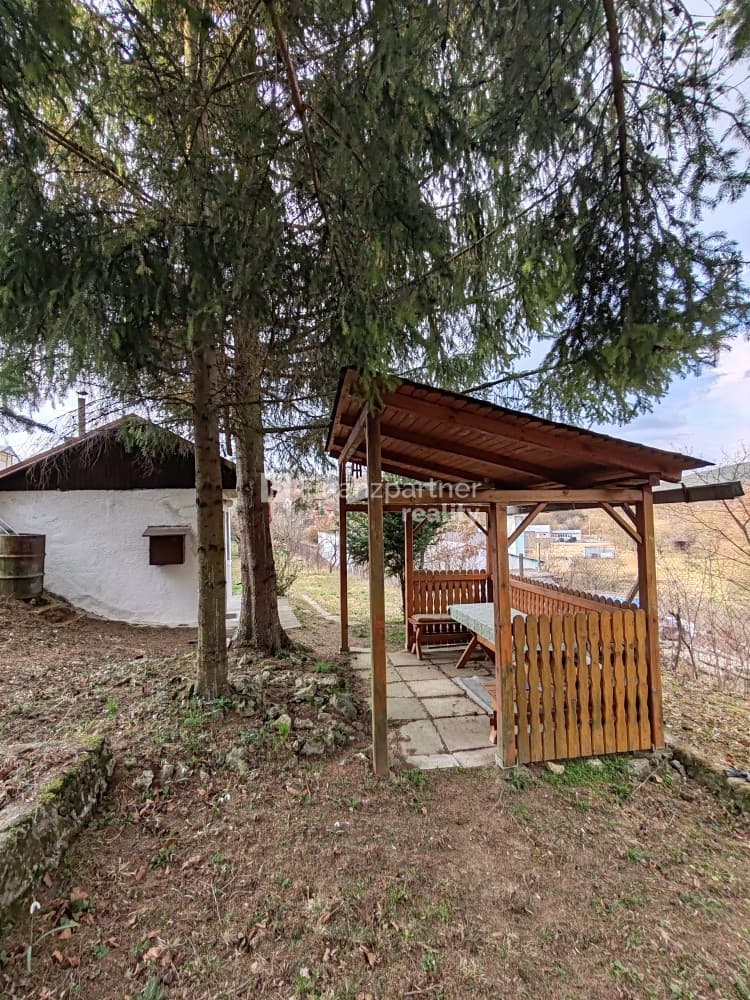 Na predaj chatka s krásnym výhľadom Brezová pod Bradlom