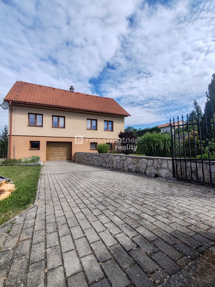 Na predaj krásny rodinný dom Brezová pod Bradlom