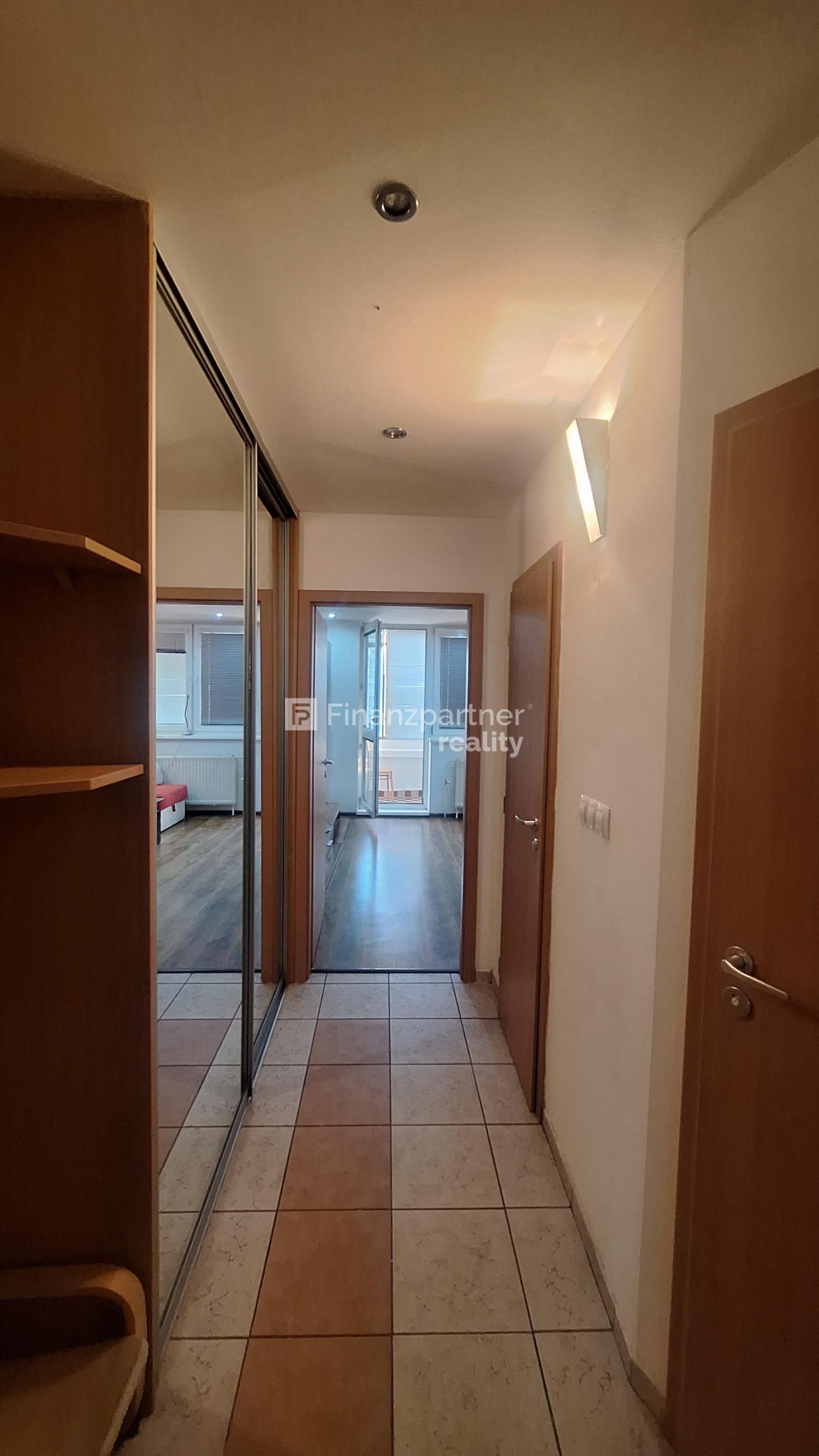 PREDAJ -3 izbový, slnečný, atraktívny byt s loggiou, - Podunajské Biskupice - atraktívna lokalita – fotka 2
