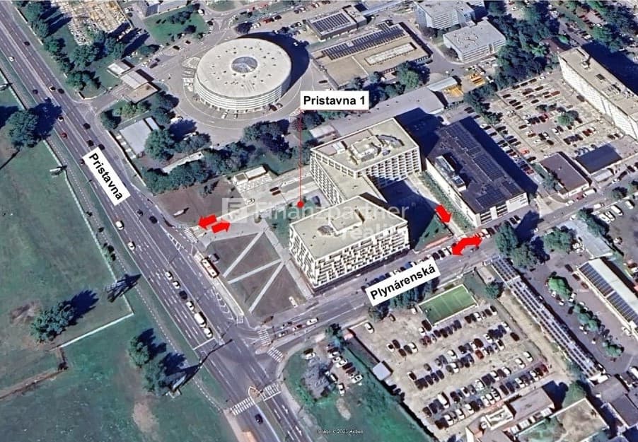 PRENÁJOM - moderný obchodný priestor  324 m2 - PRÍSTAVNÁ ul.
