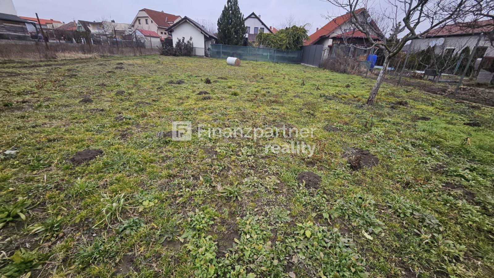 NA PREDAJ - STAVEBNÝ POZEMOK 600M2 V NOVEJ DEDINKE