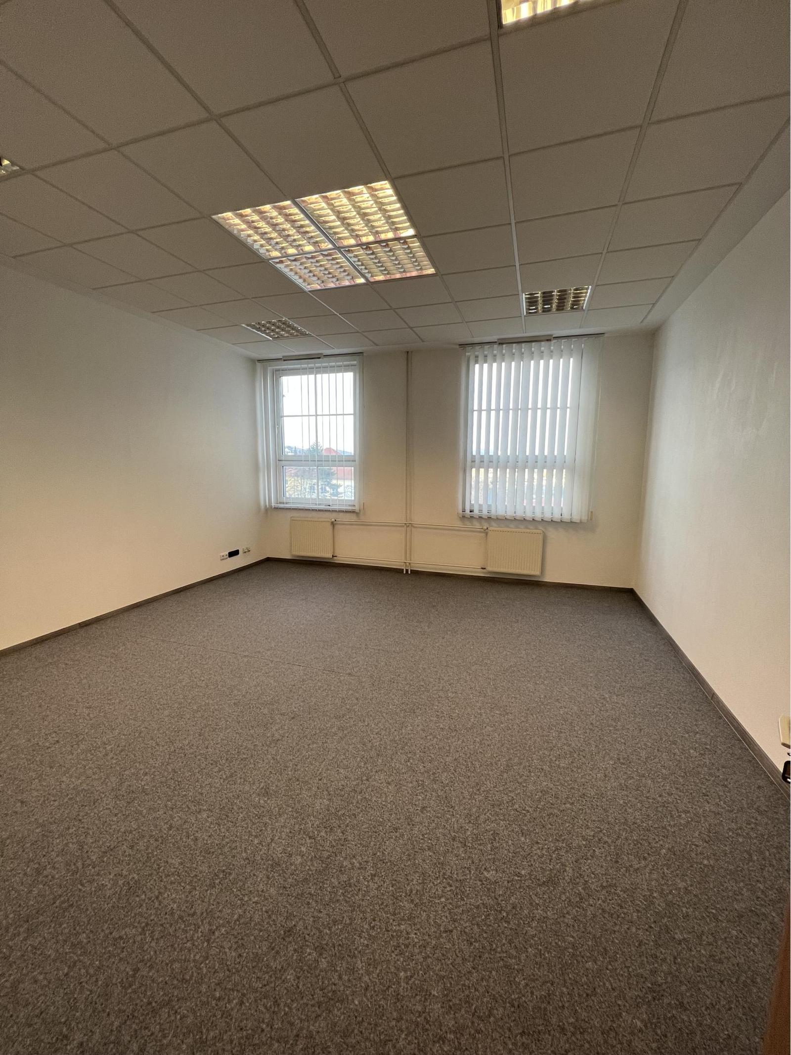 Prenájom kancelárie 30 m², Obchodná 2, Stará Ľubovňa – fotka 2