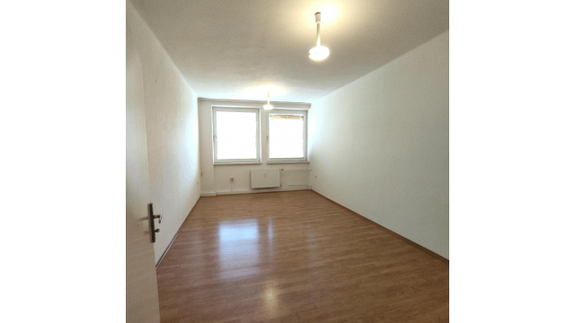 Kancelárie v centre mesta LEVICE ! 15m2 a 20m2 (klíma) – fotka 2