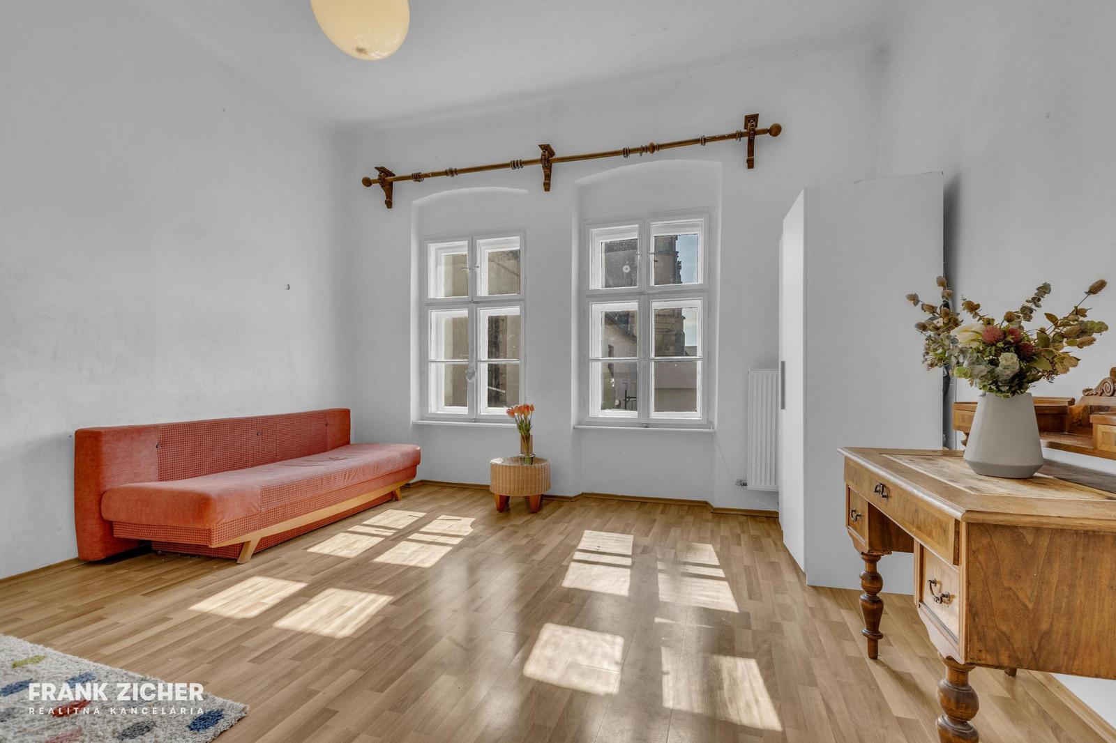 FRANK ZICHER - Predávame 2i byt s podkrovím / for sale: 2-room apartment with an attic and a valid permit