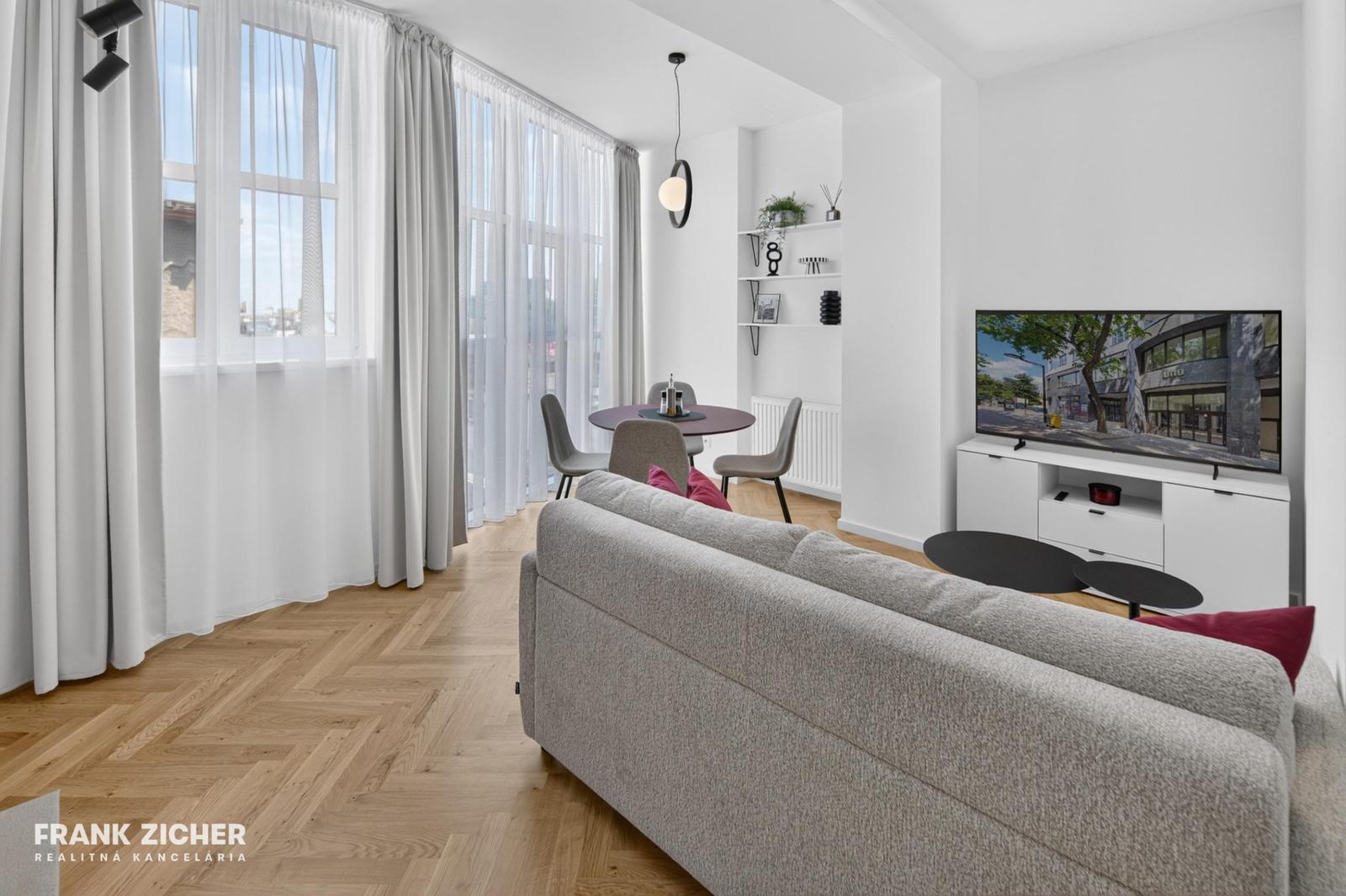 FRANK ZICHER - Predávame štýlový 2-izbový apartmán v projekte UNO na Poštovej ulici v centre Bratislavy – fotka 2