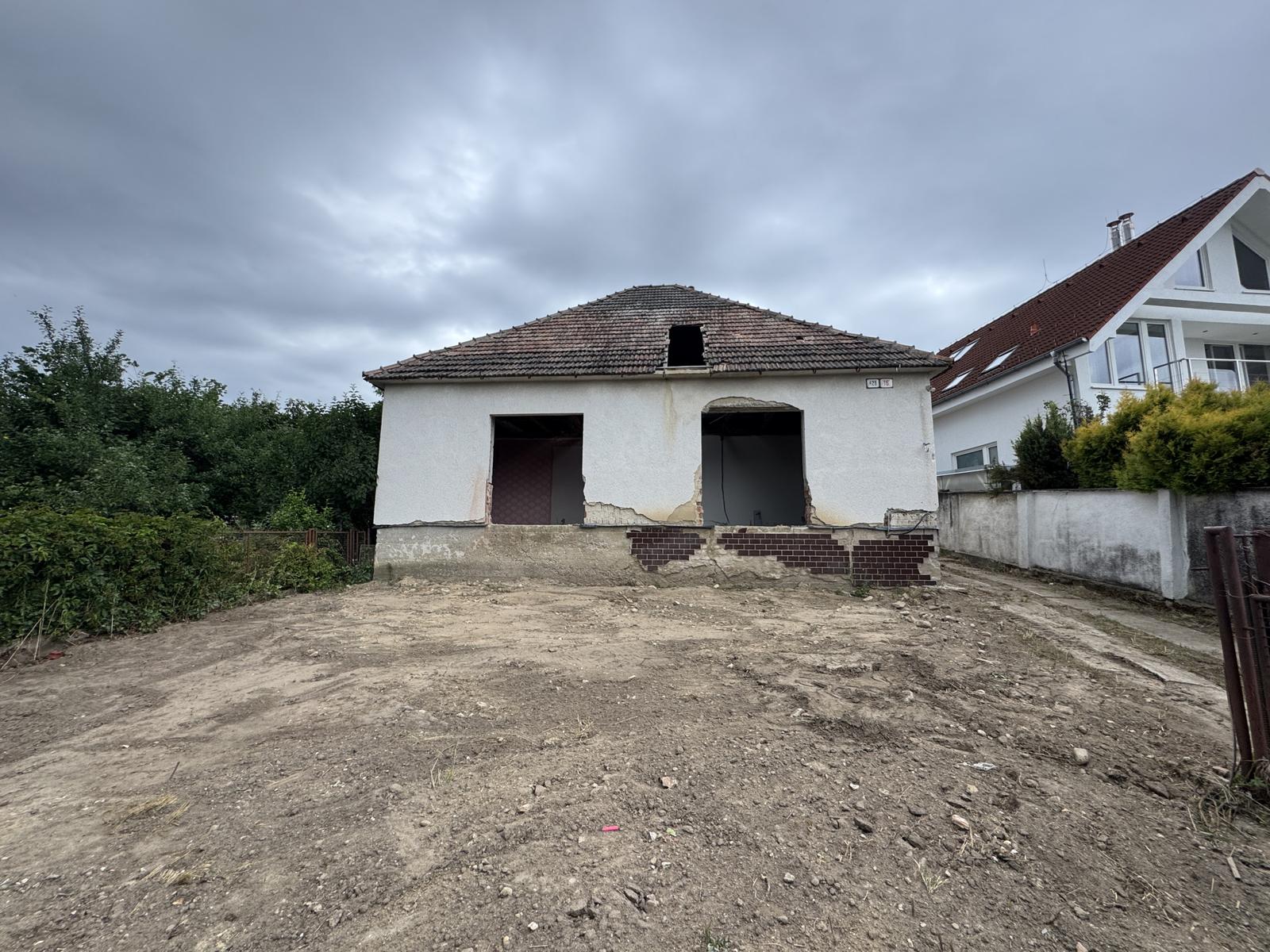 Stavebný pozemok na exkluzívnu vilu – Kalvárska ulica, Stupava – fotka 2
