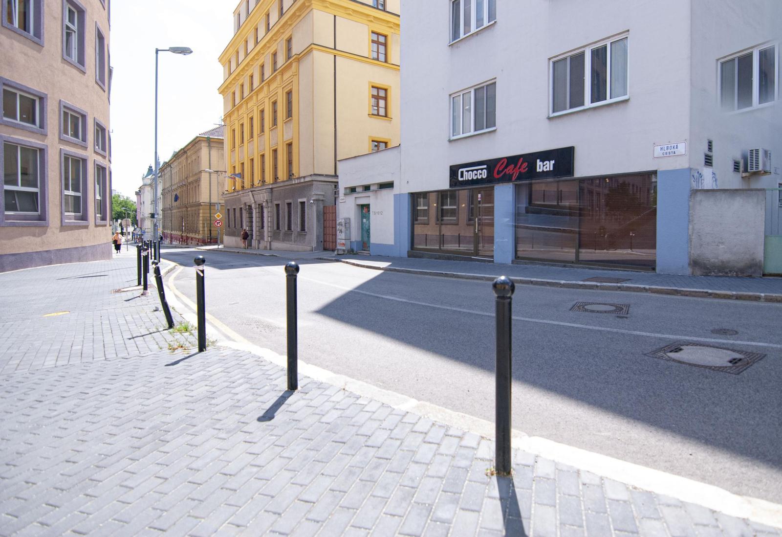 Predaj obchodného priestoru-kaviarne 65m2, Ba-Staré Mesto