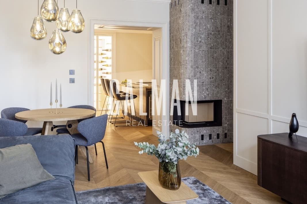 Prestížny luxusný 4 izbový byt na pešej zóne - Staré Mesto – fotka 2