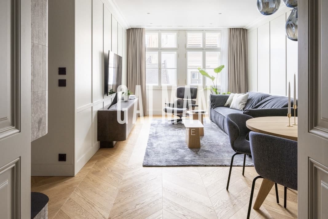 Prestížny luxusný 4 izbový byt na pešej zóne - Staré Mesto