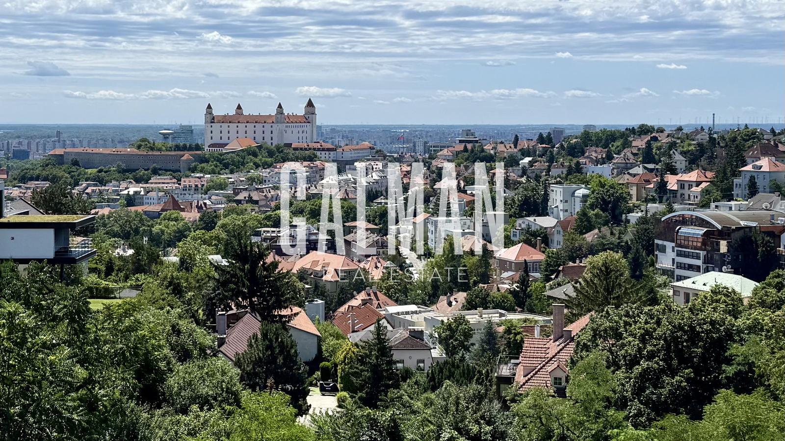 Moderná unikátna VILA s jedinečnými výhľadmi pod Slavínom pri Horskom parku