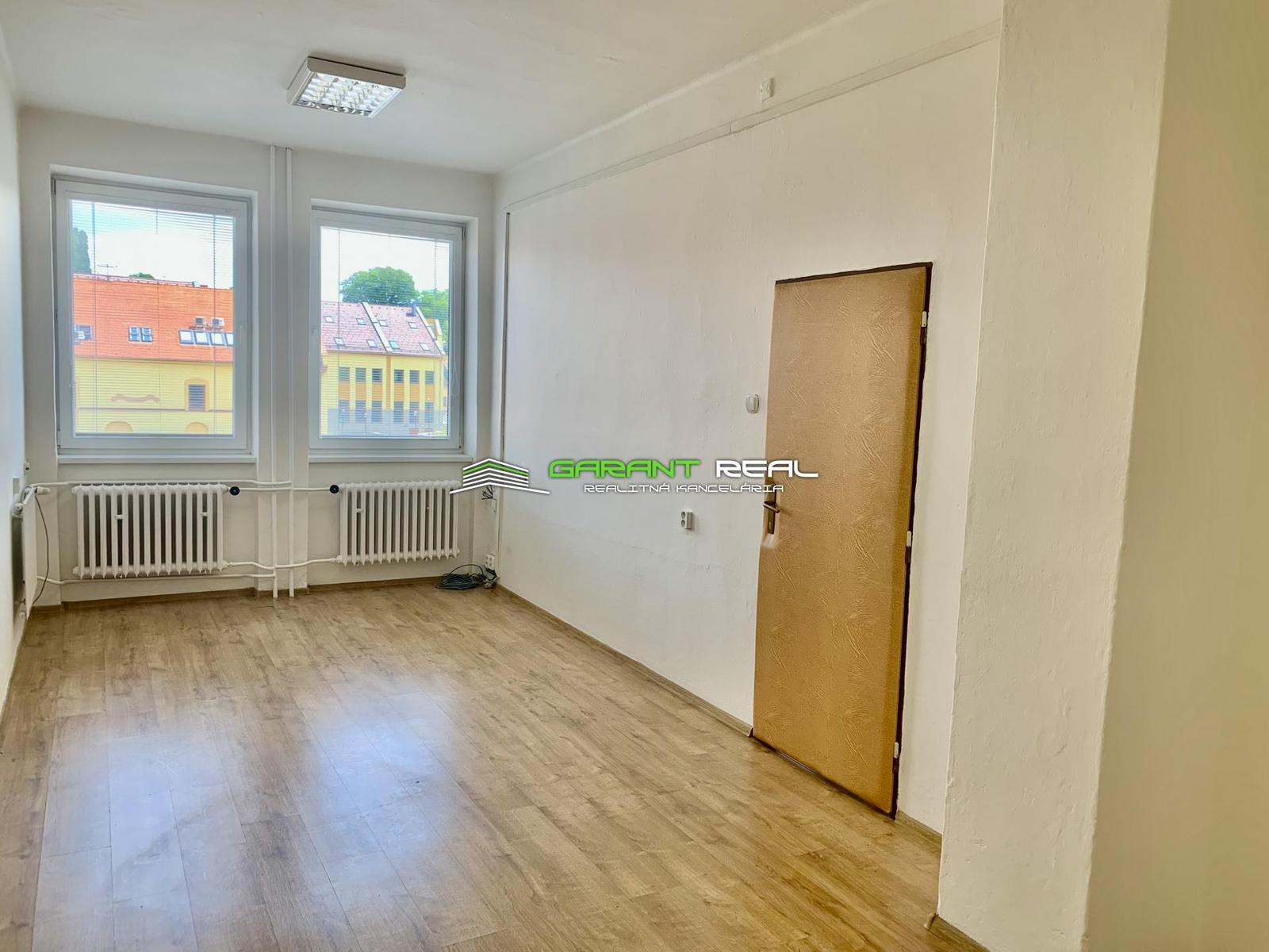GARANT REAL - prenájom 2 prepojené kancelárske priestory 35 m2, Prešov, centrum, Slovenská ul. č. 69