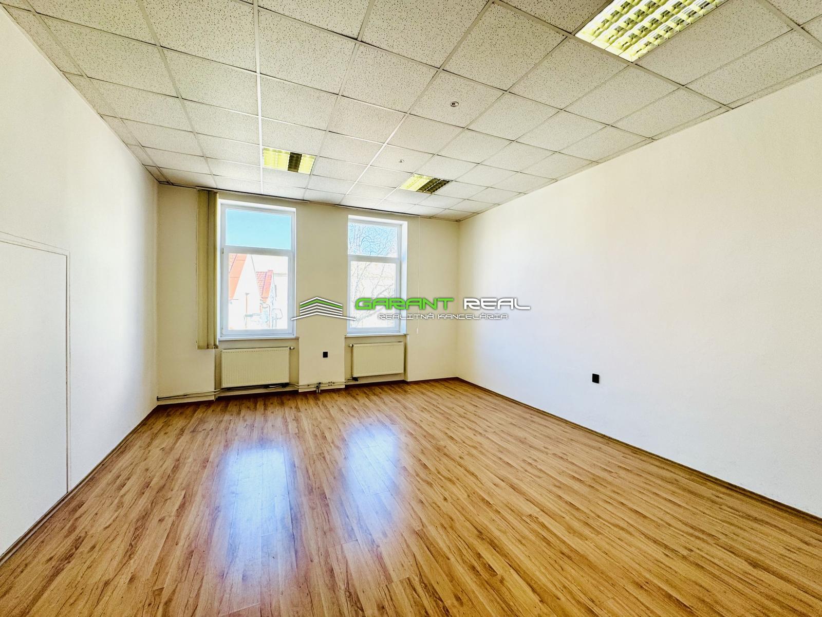 GARANT REAL - prenájom kancelária 30 m2, Prešov, Františkánske námestie