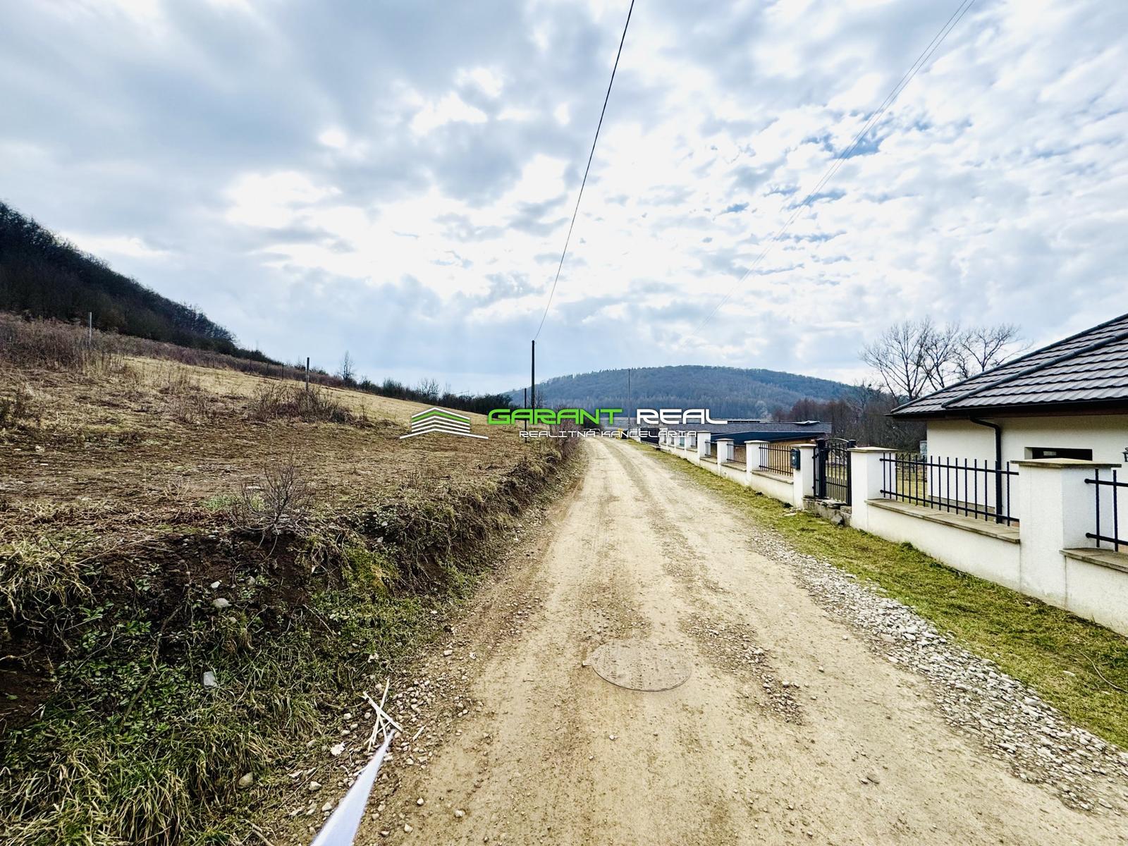 GARANT REAL - predaj stavebný pozemok 600 m2/ 2370 m2, Veľký Šariš, Kanaš