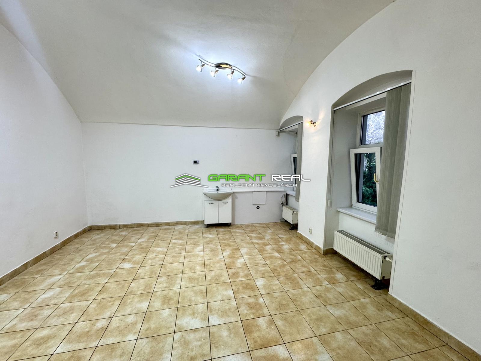 GARANT REAL - prenájom kancelársky priestor 60 m2, prízemie, Prešov, Hlavná ulica