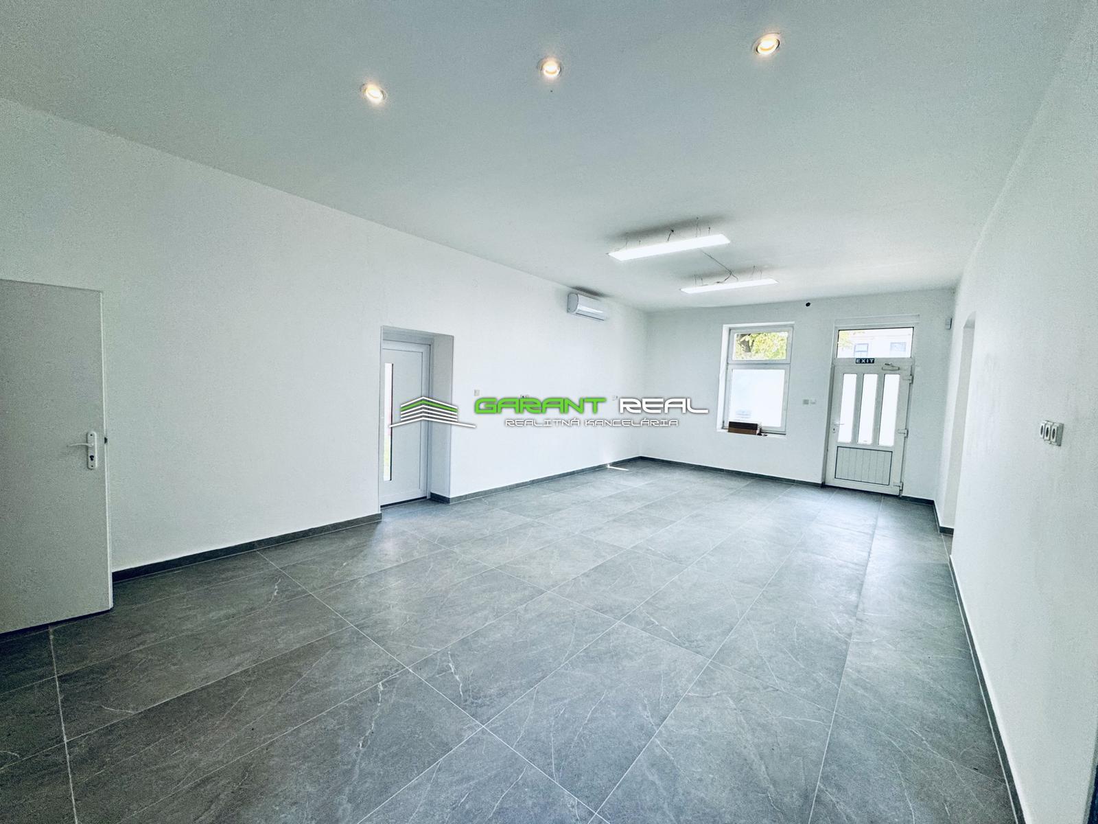 GARANT REAL - prenájom klimatizovaný, zariadený obchodný priestor, resp. priestor na služby, 110 m2, s parkovaním, Prešov, Masarykova ul.