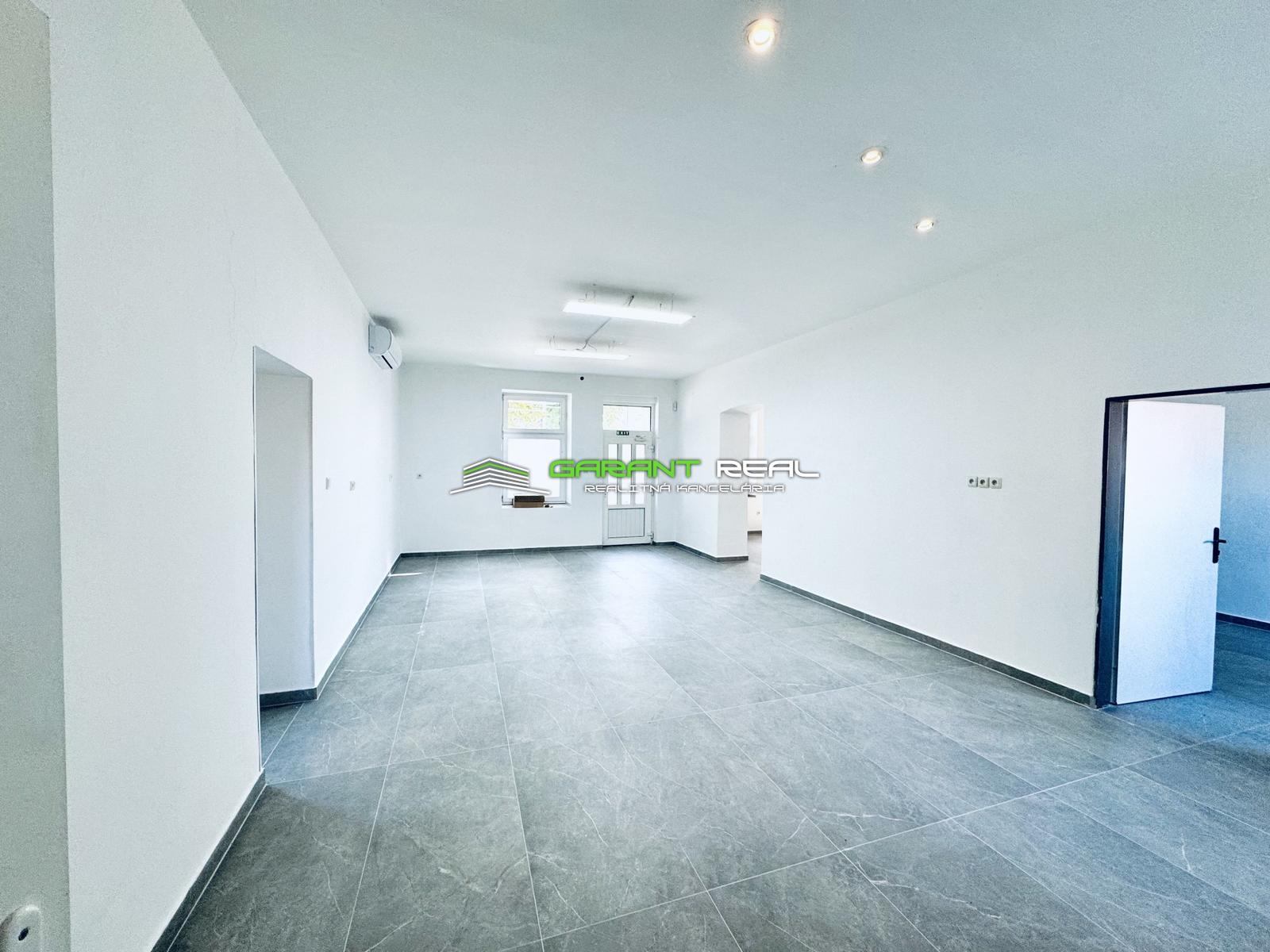 GARANT REAL - prenájom klimatizovaný, zariadený obchodný priestor, resp. priestor na služby, 110 m2, s parkovaním, Prešov, Masarykova ul. – fotka 2