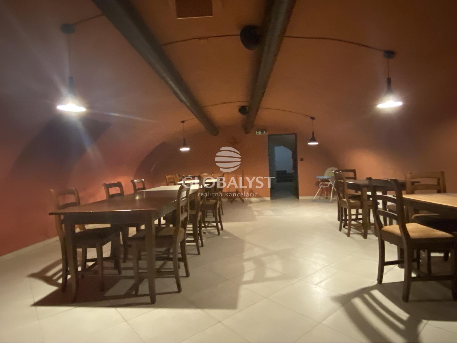 Prenajmeme štýlové reštauračné priestory - 382 m2 v historickom centre mesta