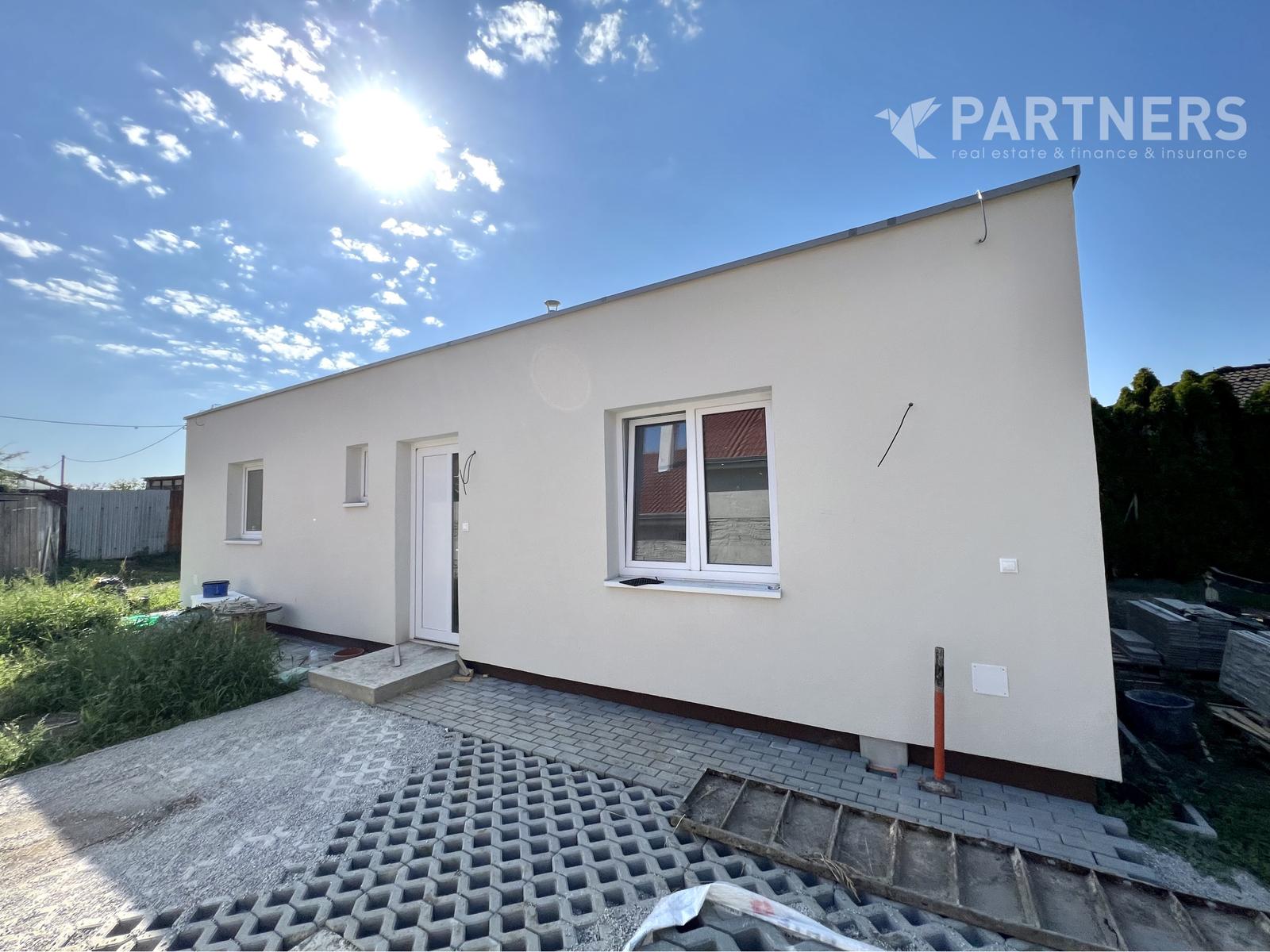 VÝHODNÁ PONUKA!  3i BUNGALOV KÚSOK OD BRATISLAVY! az – fotka 2