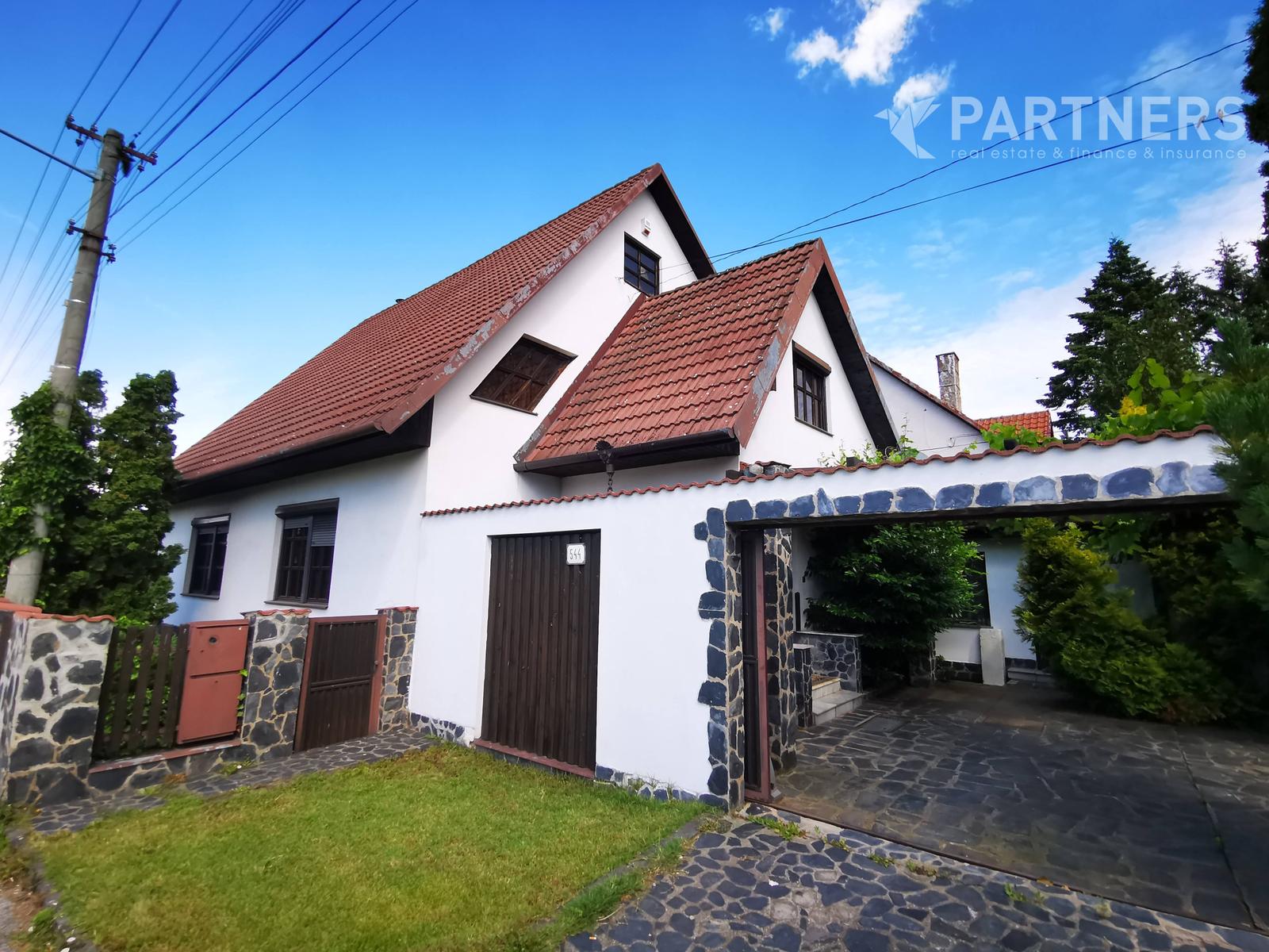HOT PONUKA ! PLAVECKÝ ŠTVRTOK, 7i RODINNÝ DOM, 274 m², príjemné prostredie, záhrada s bazénom, or