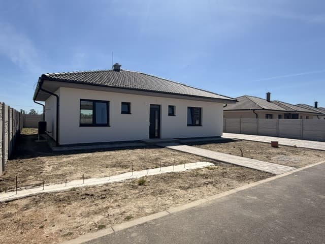 4 izb. RD Most pri Bratislave ÚP 110 m2, pozemok 601 m2 – fotka 2