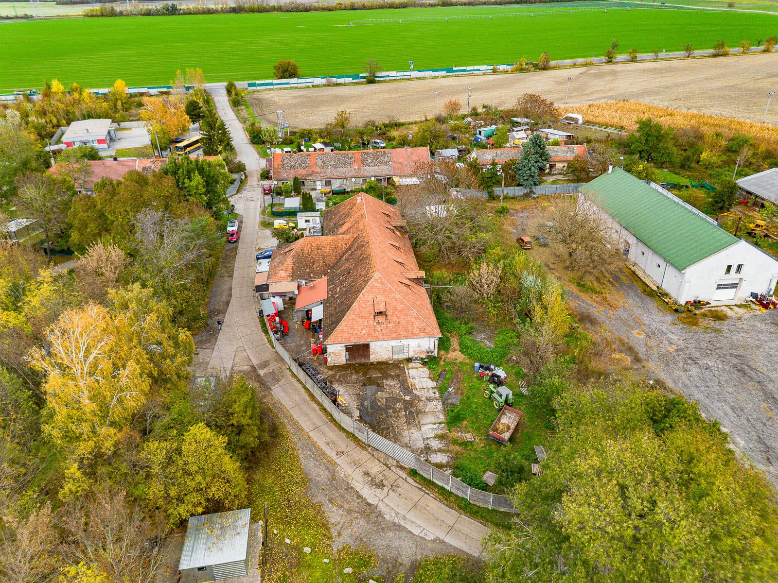 LÚČNY DVOR - INVESTIČNÝ STAVEBNÝ POZEMOK - 2495M2