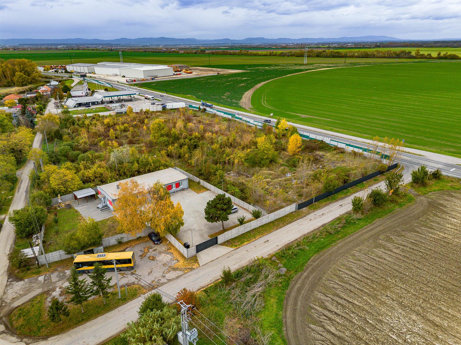 LÚČNY DVOR - INVESTIČNÝ STAVEBNÝ POZEMOK - 2495M2
