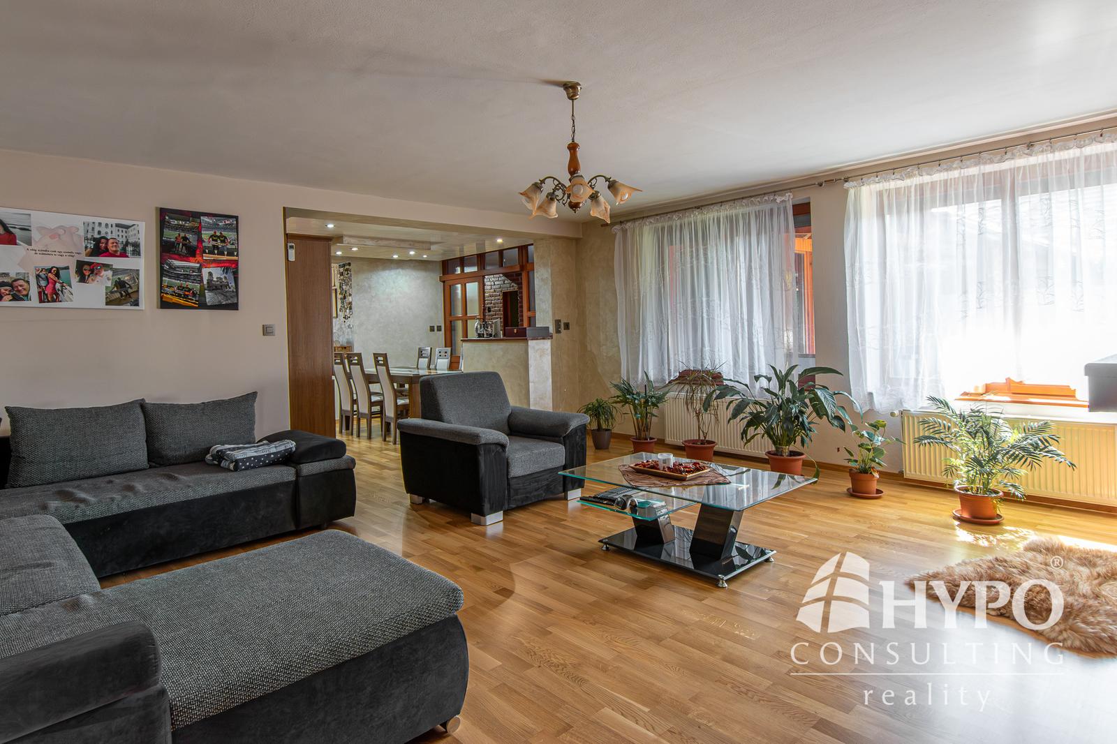 HORNÉ SALIBY-nadštandarné bývanie-8 izieb, sauna, vírivka, garáže, pozemok 1840 m2 – fotka 2