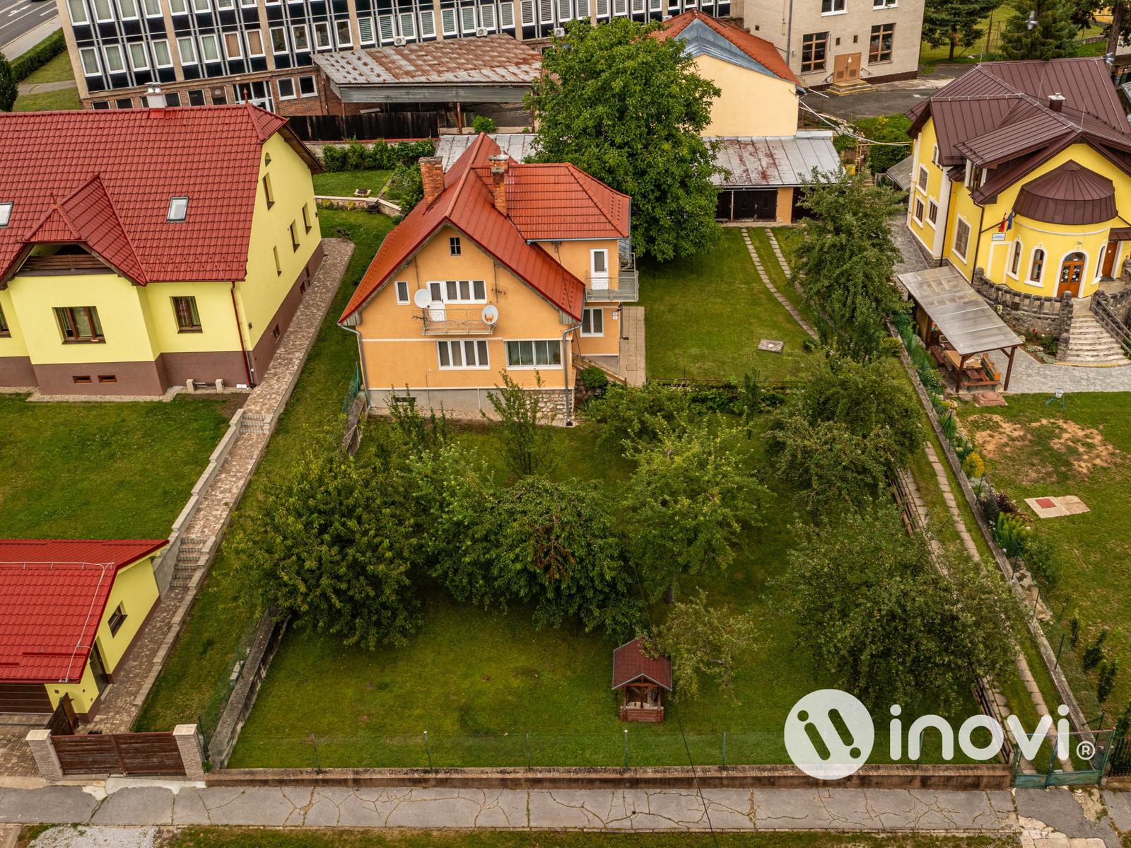 Meštiansky rodinný dom v centre mesta – fotka 2