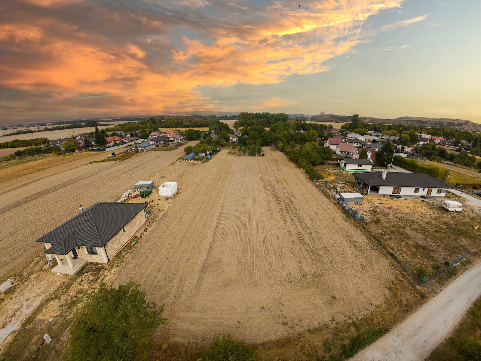 Priestor pre veľké plány | 2 930 m² | Gomboš – fotka 2