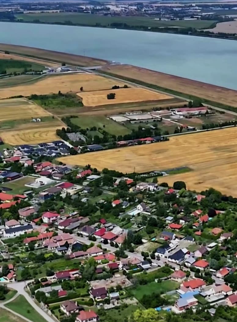 NOVÁ CENA! PREDAJ SLNEČNÝ POZEMOK V BLÍZKOM OKOLÍ BRATISLAVY