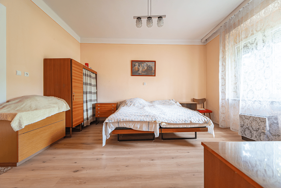 PREDAJ RODINNÝ DOM S VEĽKÝM POZEMKOM NA BÝVANIE A PODNIKANIE