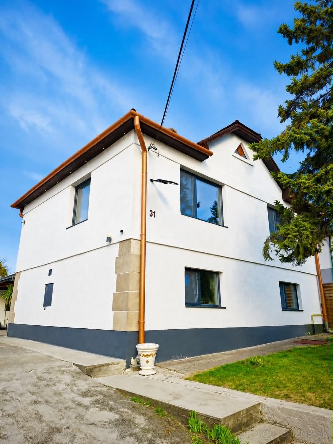 Na predaj 4-izbový rodinný dom v obci Rozhanovce