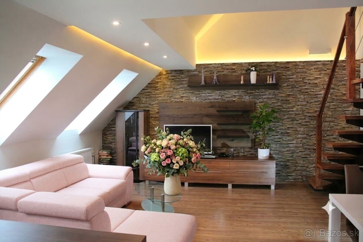 Moderný 3-izbový mezonet v Starom Meste/86 m²- Štefániková