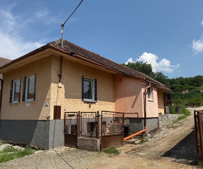 Rodinný dom s veľkým pozemkom a potenciálom – Arnutovce