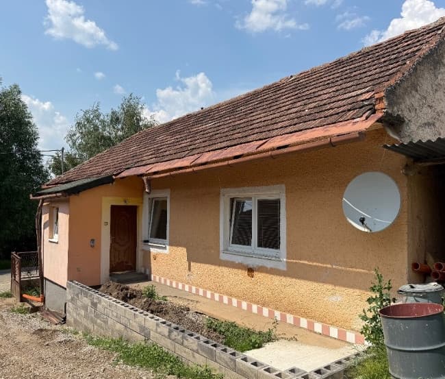 Rodinný dom s veľkým pozemkom a potenciálom – Arnutovce – fotka 2