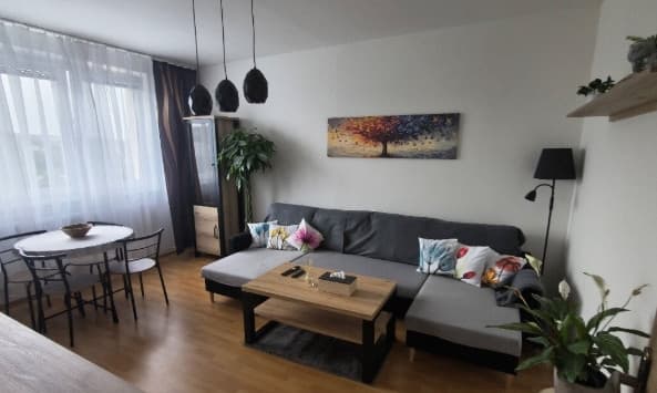 3-IZBOVÝ BYT NA PRENÁJOM – JILEMNICKÉHO ULICA, MICHALOVCE – fotka 2