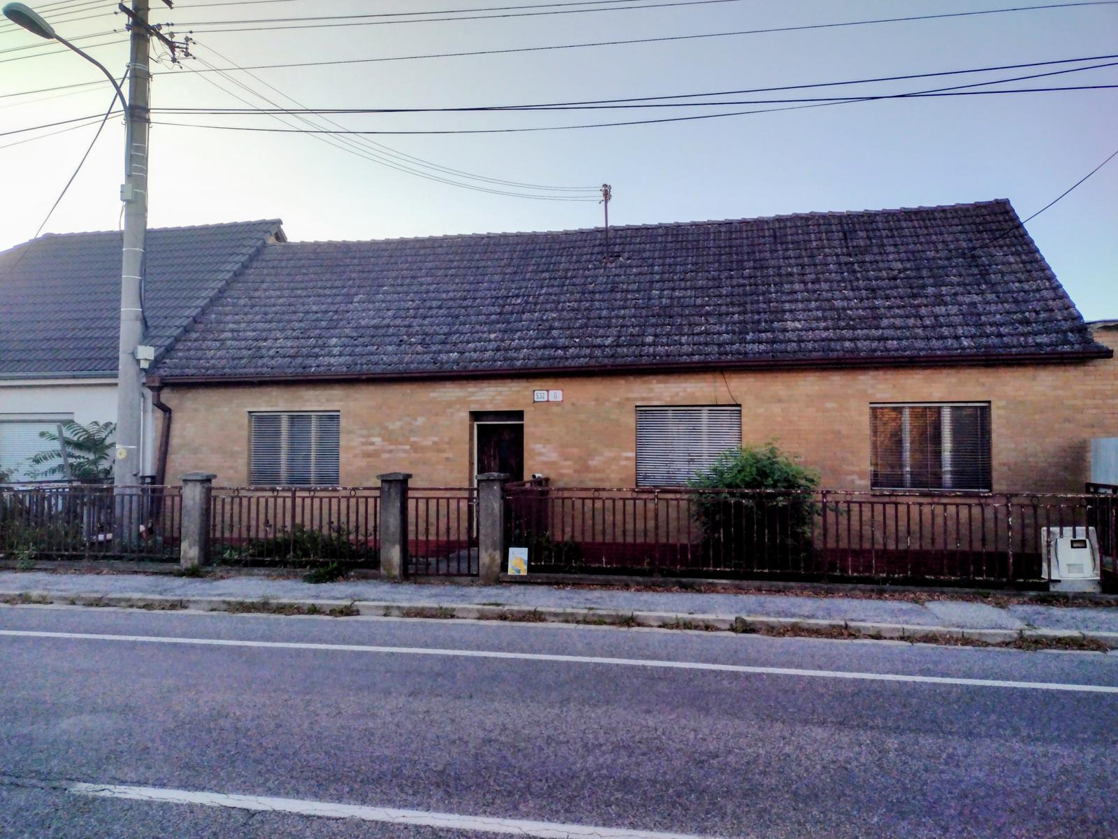EXKLUZÍVNE !  RODINNÝ DOM S POZEMKOM 1478M2  MORAVANY nad Váhom