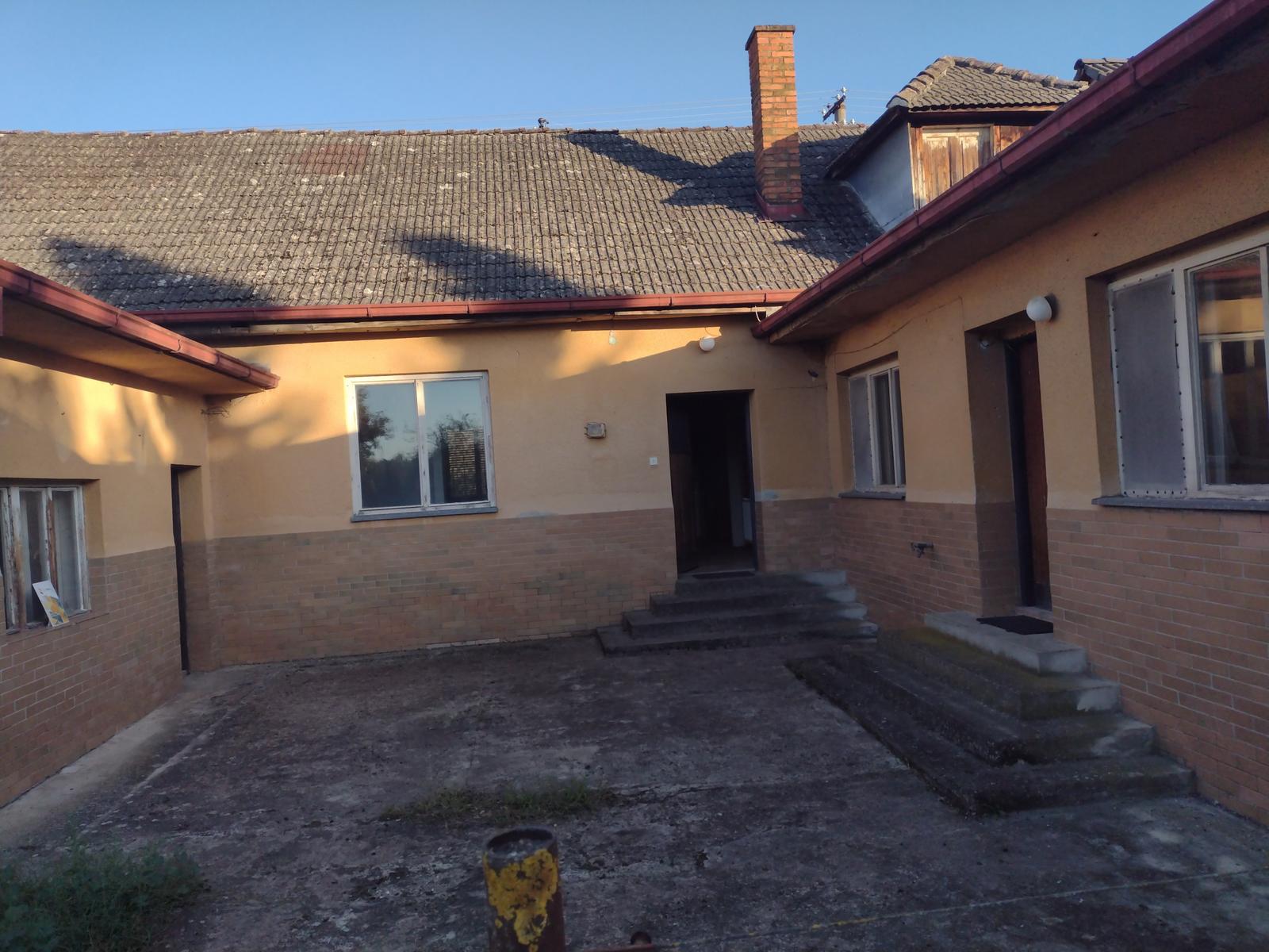EXKLUZÍVNE !  RODINNÝ DOM S POZEMKOM 1478M2  MORAVANY nad Váhom – fotka 2