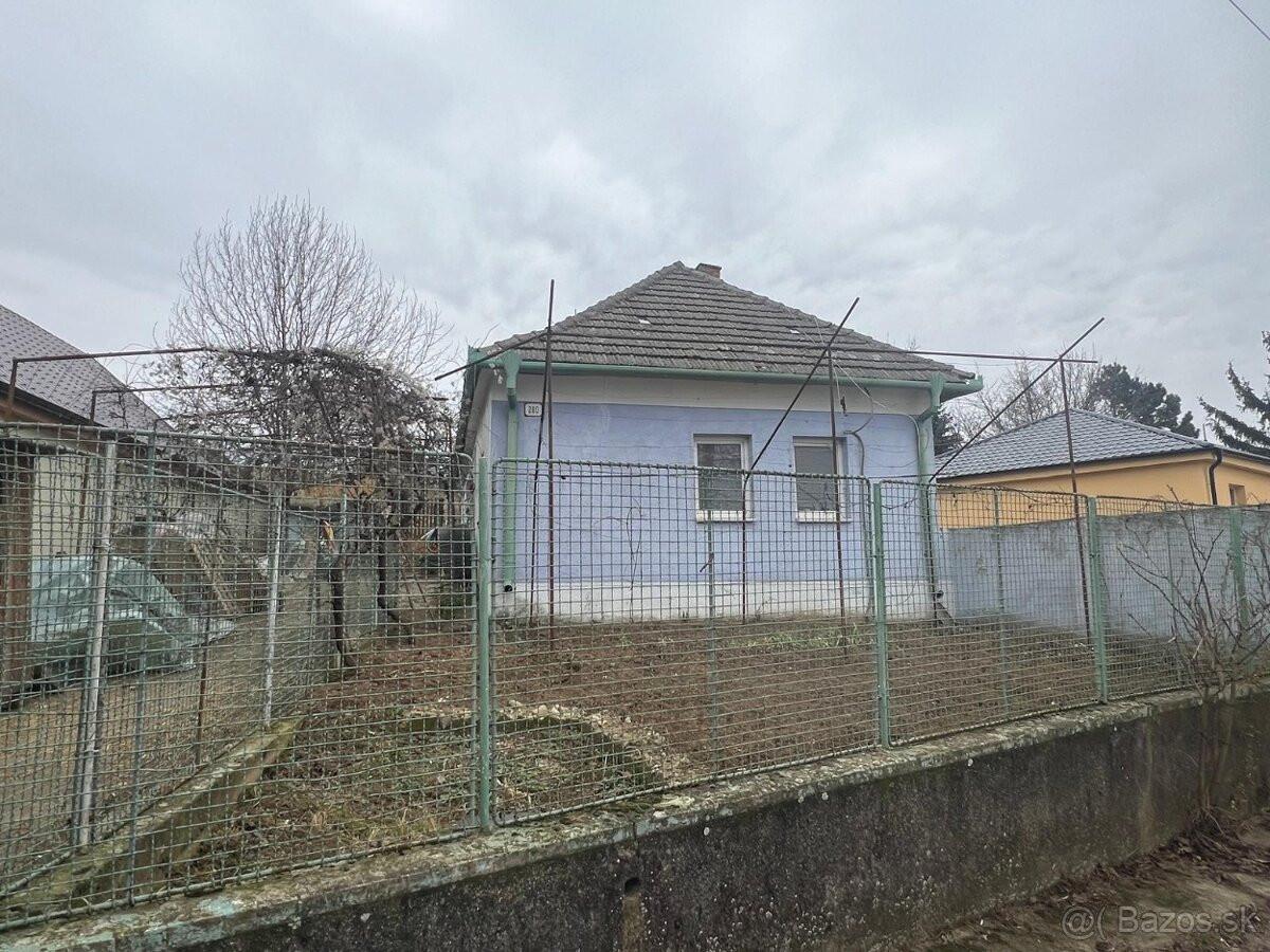 RODINNÝ DOM S POZEMKOM 2034 m2 SASINKOVO