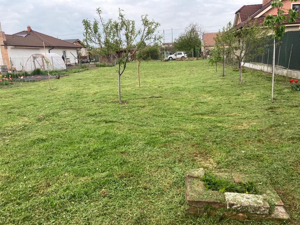 Stavebný pozemok 972 m² so stavebným povolením – 6min od Trnavy – fotka 2