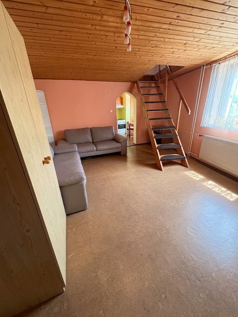 🏡 Útulný 2-izbový byt s podkrovnou spálňou Zvolen 🌿
