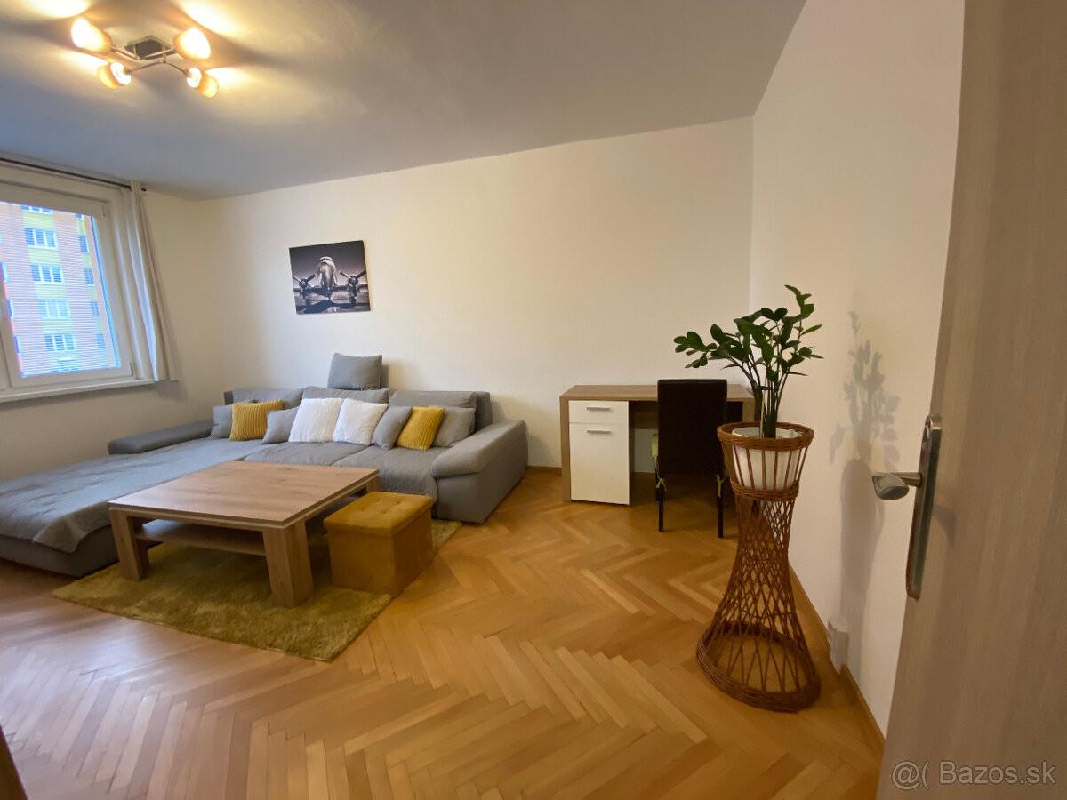 REZERVOVANE 2 izbovy byt na prenajom – 56 m², Matica slovenská